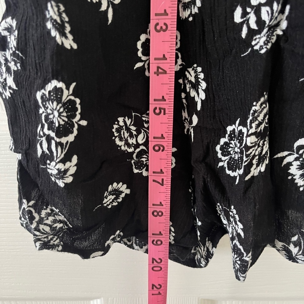 Lily Rose Monochrome Floral Romper - Picture 3 of 4